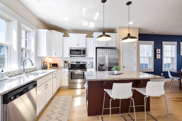 Kitchen Remodeling in Roseville, CA: A Minimal & Clean Approach